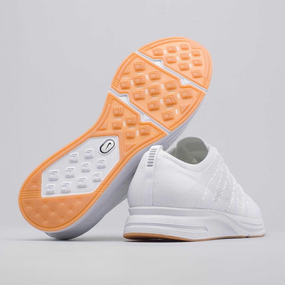 Nike Flyknit Trainer Triple White Men's Running Sh - Picture 2 of 8